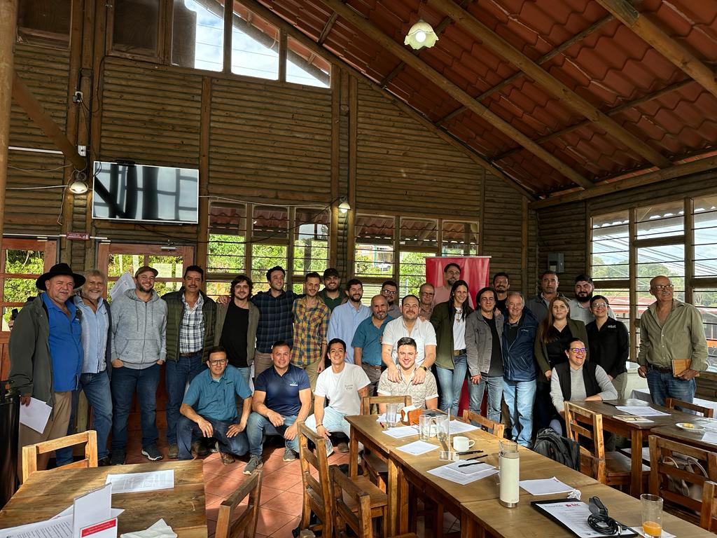 Trazabilidad, financiamiento, mercado común y conocimiento compartido, pilares de un encuentro entre 28 productores y productoras del grano de oro.